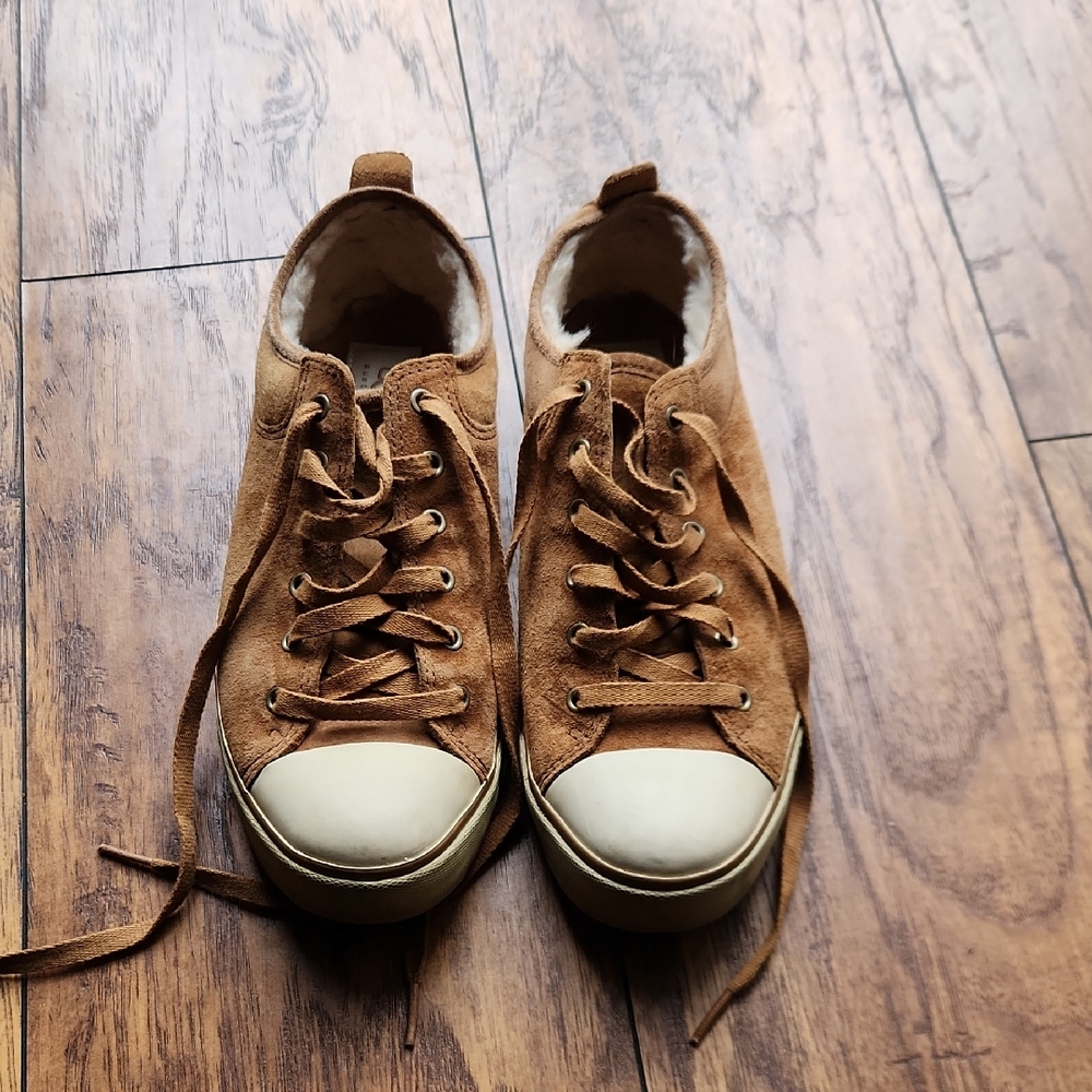 UGG Sneakers